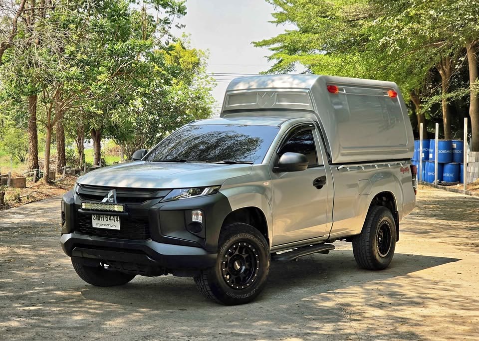 Mitsubishi triton